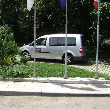 Elate Plaza מלון 3*