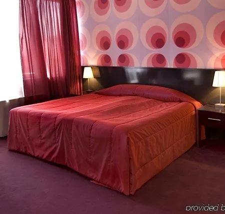 מלון Elate Plaza 3*