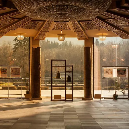 Elate Plaza 호텔 3*