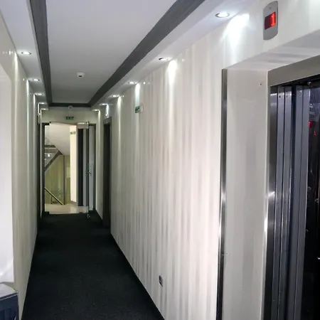Elate Plaza 3* София