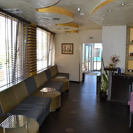 Elate Plaza 호텔 3*