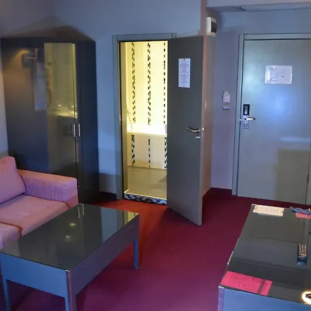 Elate Plaza Hotel