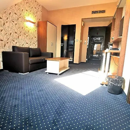 Elate Plaza 3* София