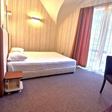 Elate Plaza Hotel 3*