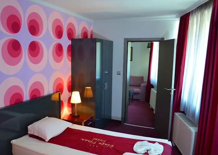 Elate Plaza 3* София