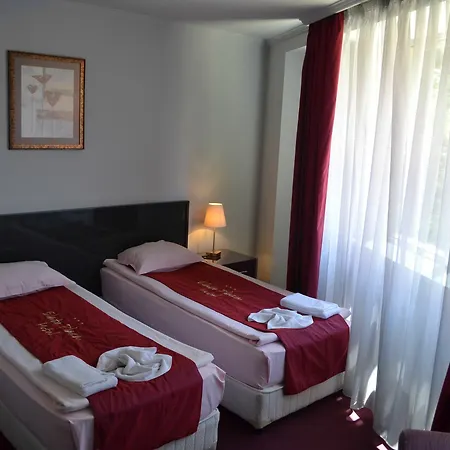 Elate Plaza Hotel 3*